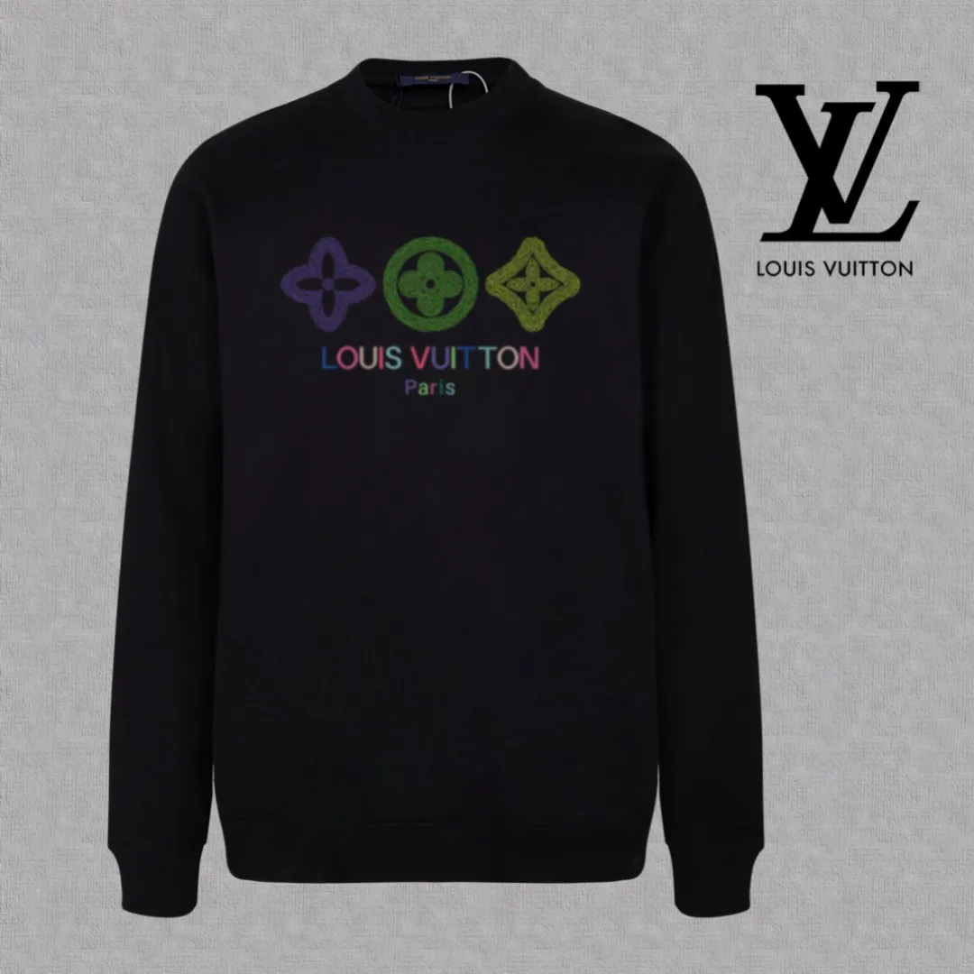 🅿️250 hot style on the shelves🔥❗ 💫〖Louis Vuitton LV〗 Fashionable round neck sweatshirt, casually matched with various styles, it is perfectly handsome😎The whole dress is made of double waistcoats, which makes the whole dress more three-dimensional. Not ordinary factories can do such fine work. The 2025 spring style counters are on sale, exquisite round neck terry sweatshirt, high-end double-strand pure cotton Customized drawstring ribs are dyed in the same vat and are complete with three standards. The chest craftsmanship adopts a simple and elegant pattern on the chest, which is easy to control for any age group! Fit and comfortable! Customized thickened 440g terry sweatshirt fabric, soft and comfortable to the touch, with a three-dimensional shape! 🙌🏻 It’s also very breathable, so it’s a versatile style that can be worn with any outfit! ✔Color: Black White Apricot Size: S M L XL 2XL